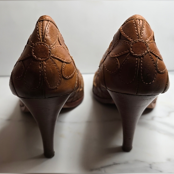 Michael Kors Daisy Brown Heels - Picture 6 of 9